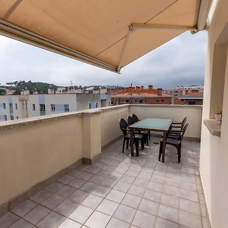 Penthouse Fenals Apartmán *